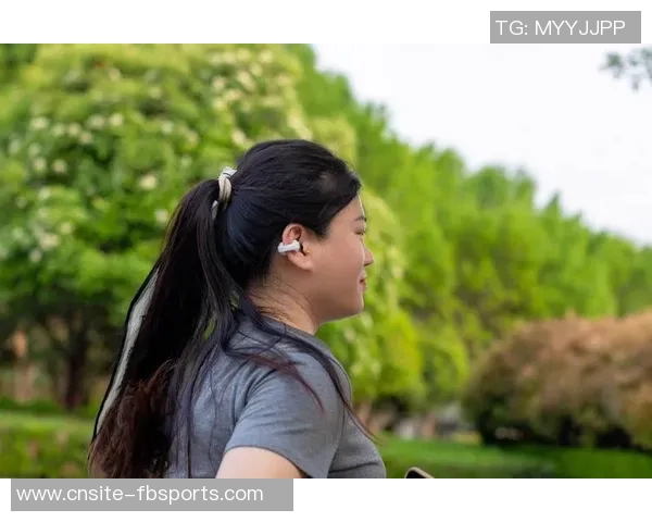 全屏沉浸体验,耳机加持,感受铁人客场的激情与震撼力量