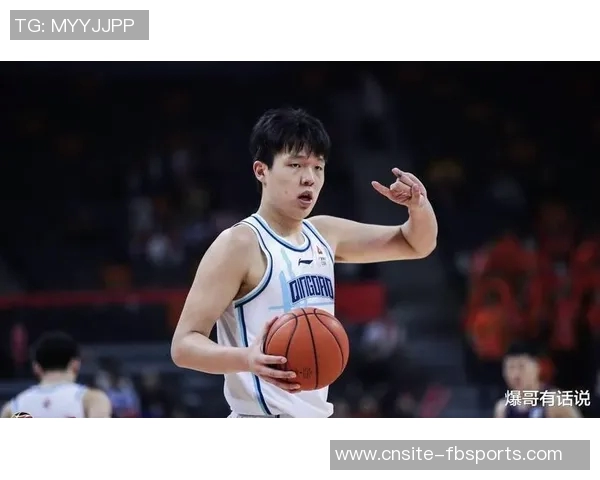 杨瀚森赛前热身展现惊人实力完美对抗后勾手与暴扣三分球全中